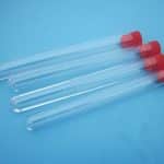 TUBE A ESSAI PLASTIQUE AVEC CAPE ROUGE.