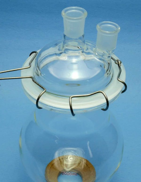 REACTEUR EN VERRE BOROSIL 3.3 - 4000 ML AVEC COUVERCLE A SORTIES + COLLIER